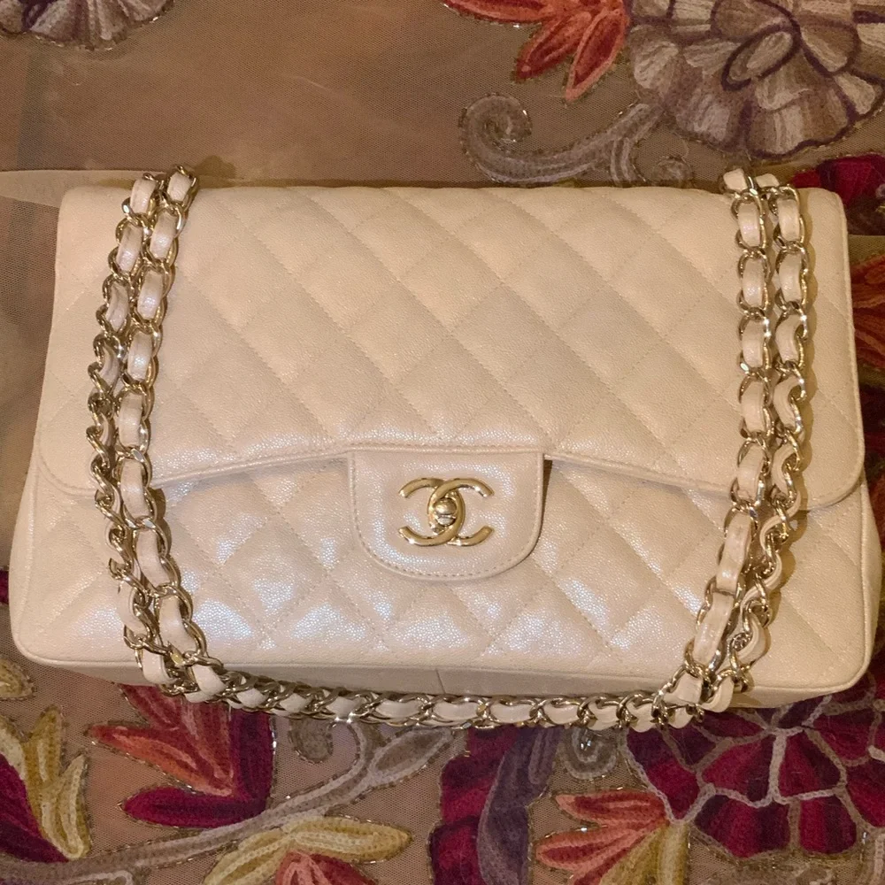 ❤️❤️ Chanel Classic Iridescent Jumbo Double Flap Bag❤️❤️